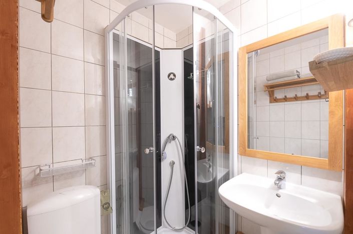 Image No.6-8 Bed House for sale