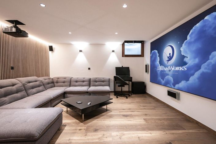 Image No.16-5 Bed Property for sale