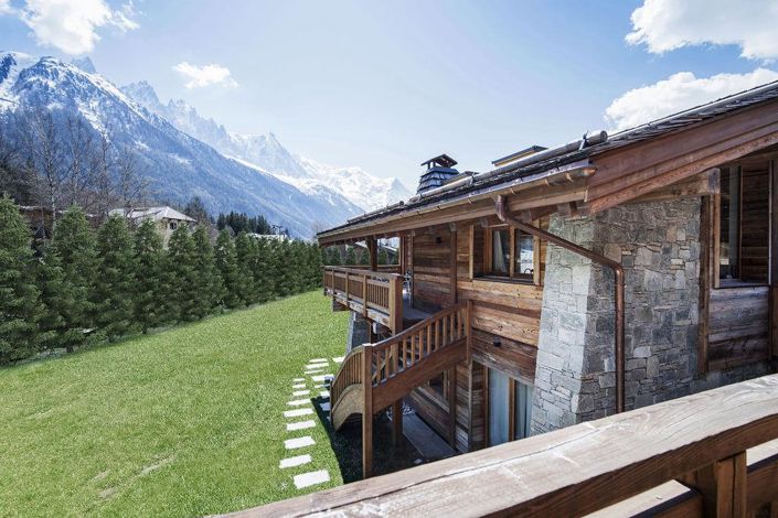 Image No.2-5 Bed Property for sale