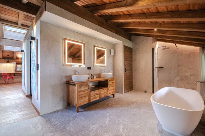 Image No.5-5 Bed Property for sale