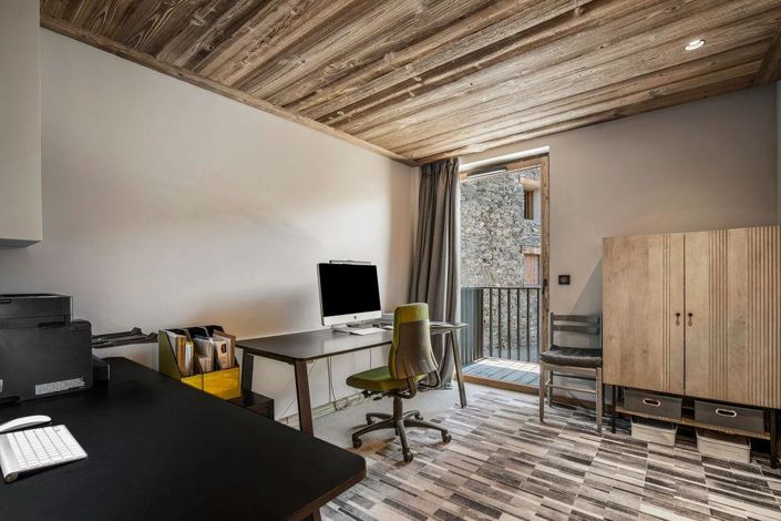 Image No.10-4 Bed House for sale