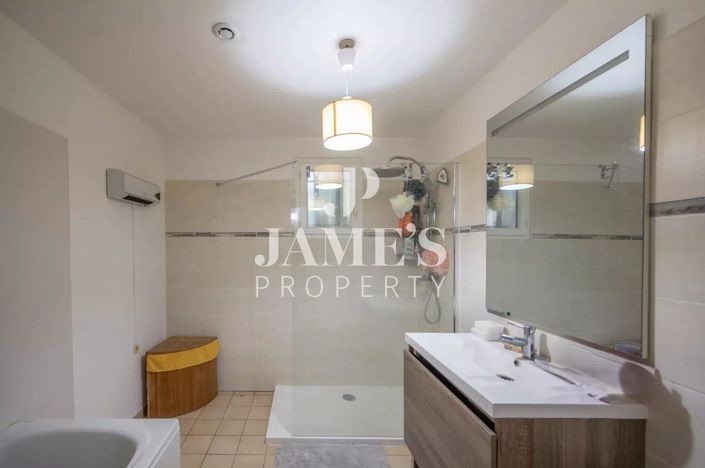 Image No.7-3 Bed House for sale