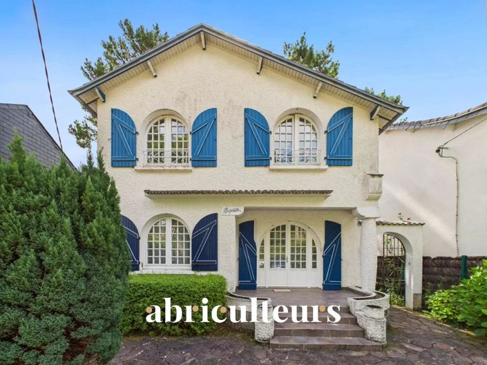 Image No.1-4 Bed House for sale