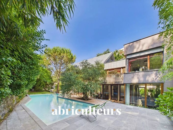 Image No.1-5 Bed House for sale