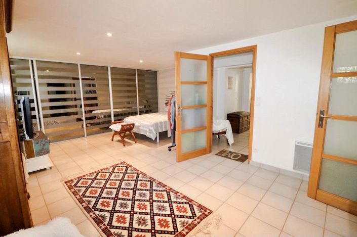 Image No.15-6 Bed House for sale