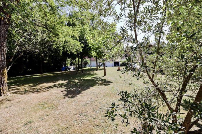 Image No.5-6 Bed House for sale