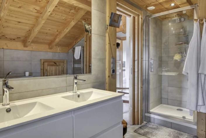 Image No.8-4 Bed House for sale