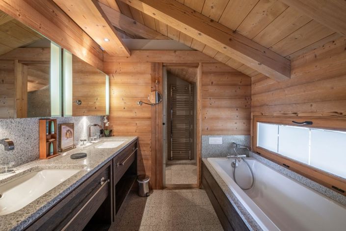 Image No.6-4 Bed House for sale