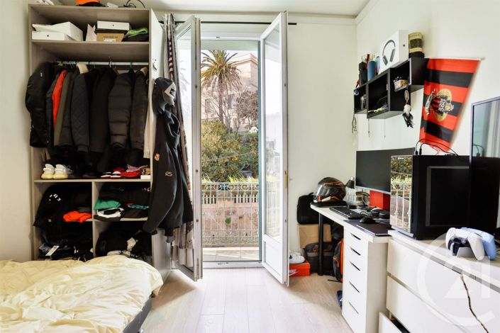 Image No.11-3 Bed Apartment for sale