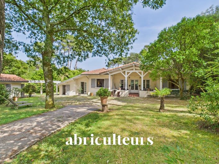 Image No.1-7 Bed House for sale
