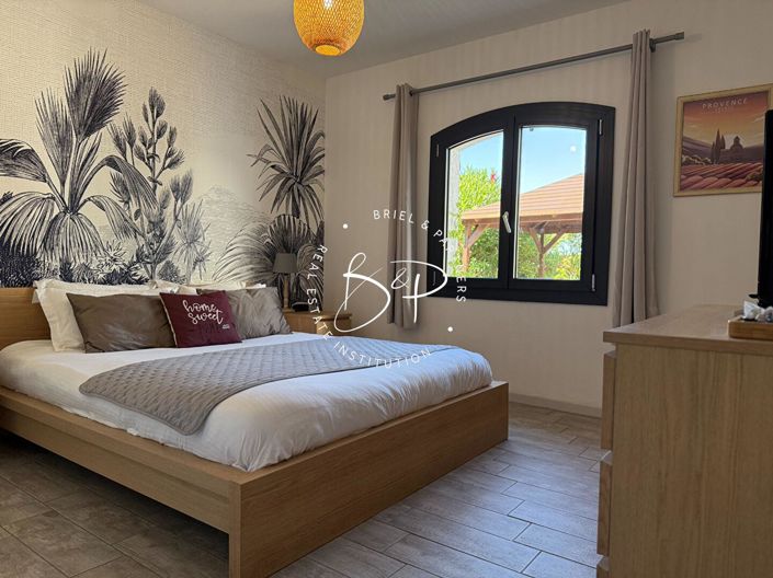 Image No.10-5 Bed House for sale