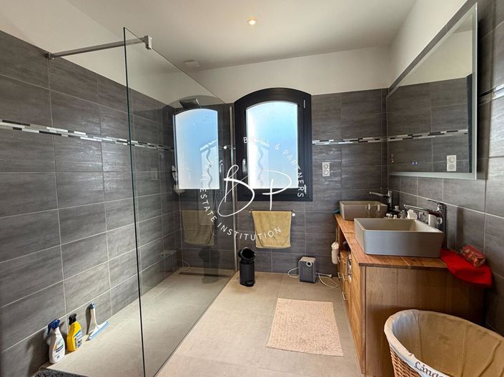 Image No.13-5 Bed House for sale