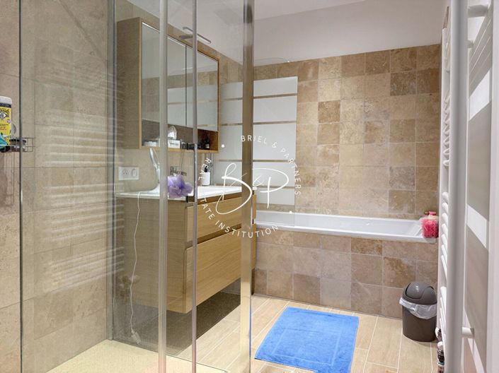 Image No.15-5 Bed House for sale