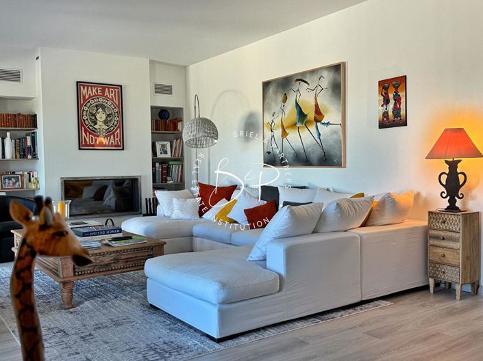 Image No.3-5 Bed House for sale