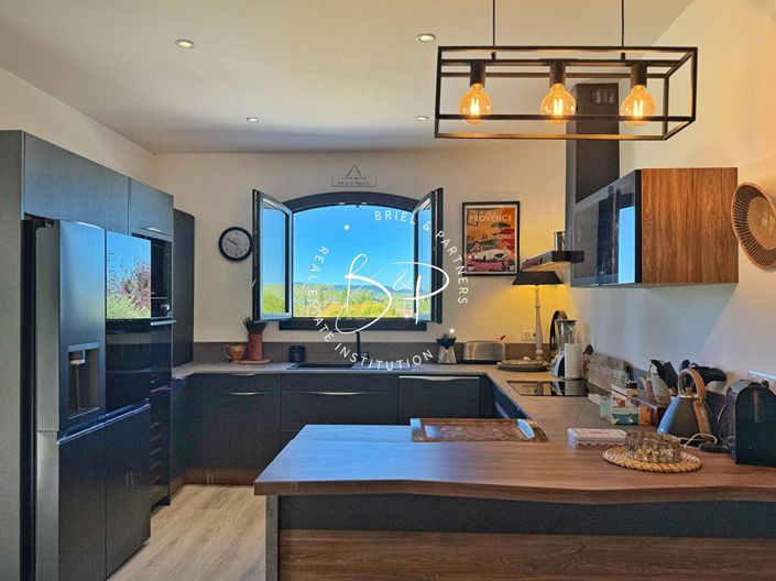 Image No.4-5 Bed House for sale