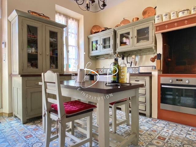 Image No.8-9 Bed House for sale