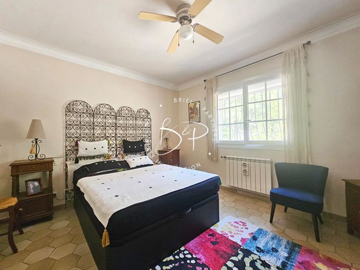 Image No.15-2 Bed House for sale