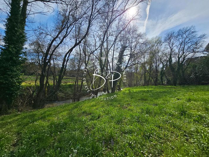 Image No.18-7 Bed House for sale