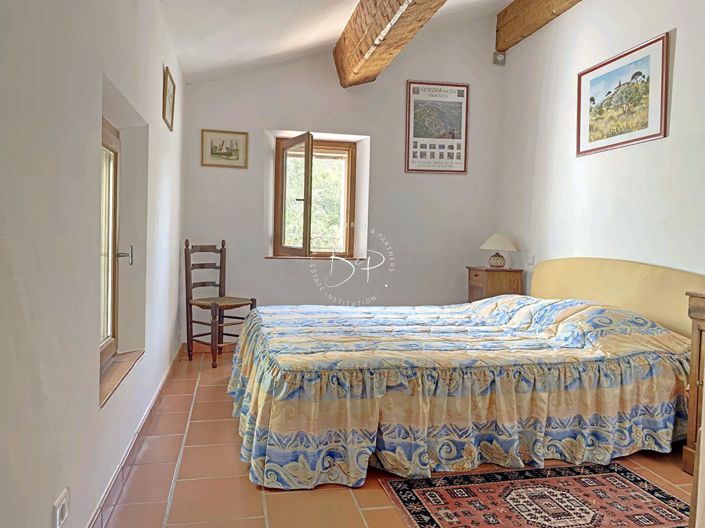 Image No.10-4 Bed House for sale