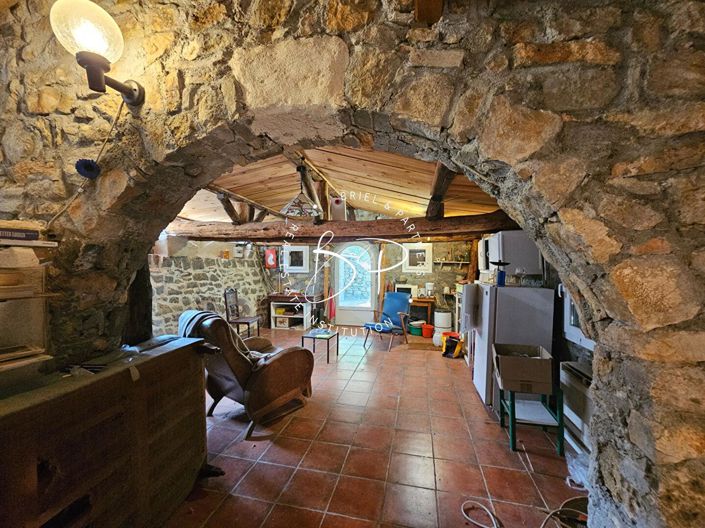 Image No.10-2 Bed House for sale