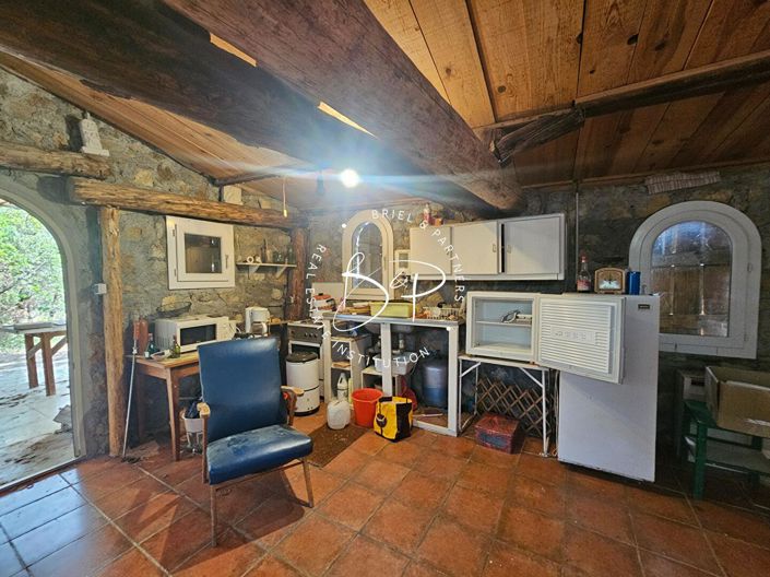 Image No.8-2 Bed House for sale