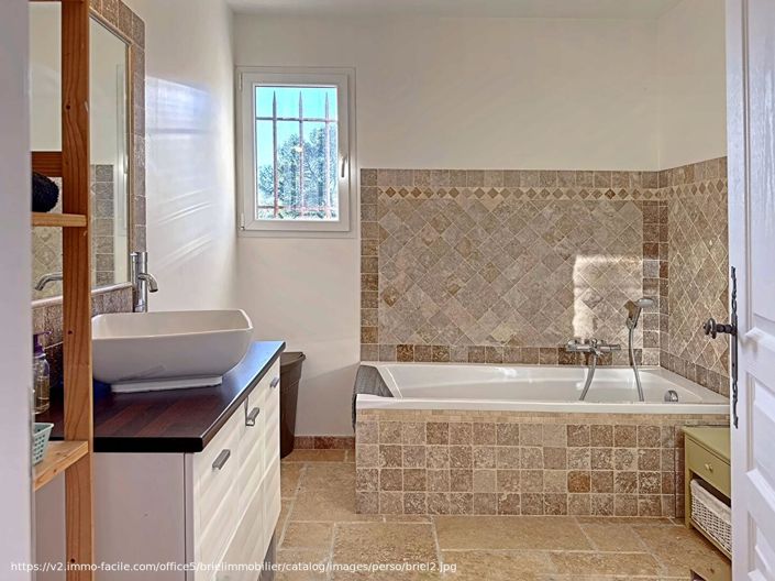 Image No.18-5 Bed House for sale