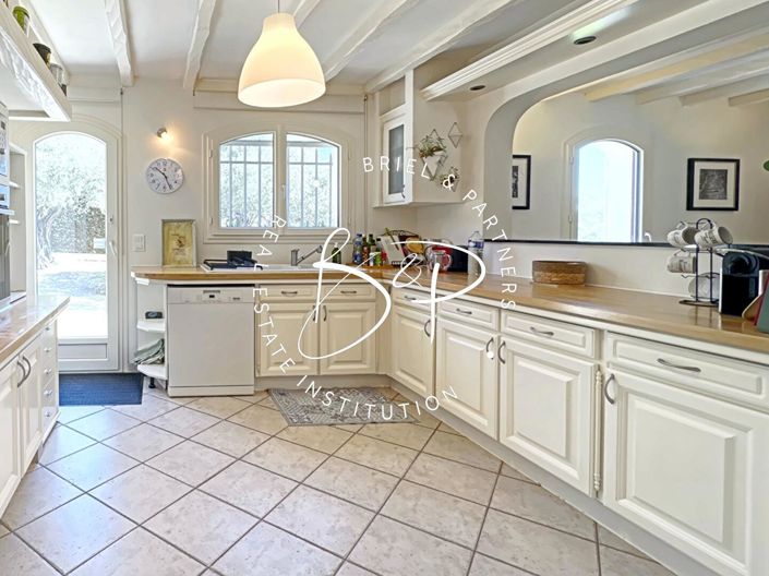 Image No.10-4 Bed House for sale