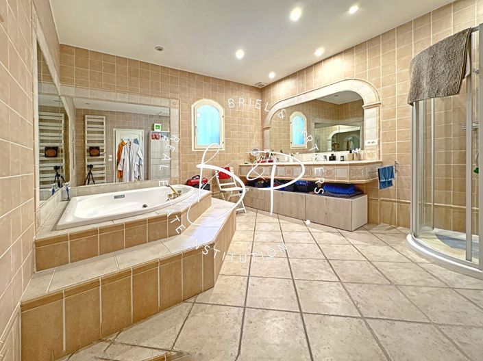 Image No.15-4 Bed House for sale