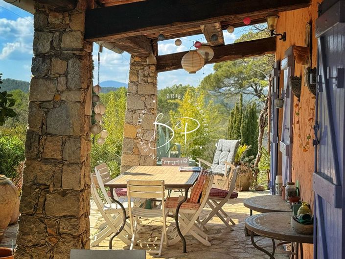 Image No.10-7 Bed House for sale