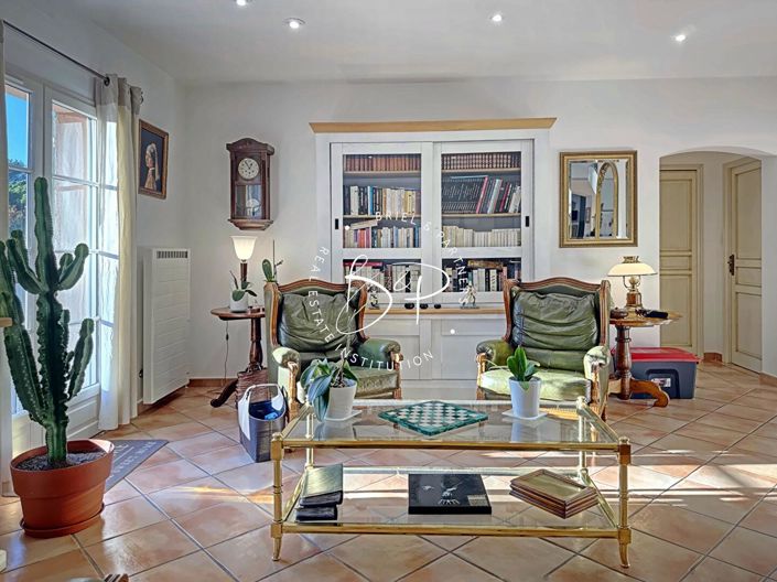 Image No.5-3 Bed House for sale