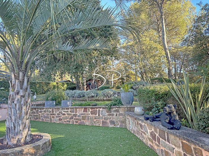 Image No.8-3 Bed House for sale