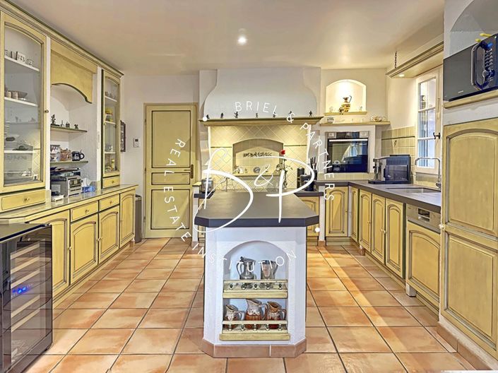 Image No.9-3 Bed House for sale