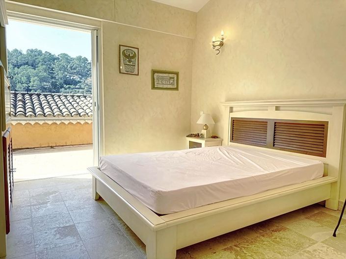 Image No.11-4 Bed House for sale