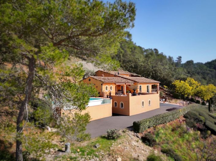 Image No.2-4 Bed House for sale