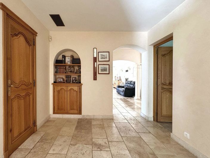 Image No.7-4 Bed House for sale