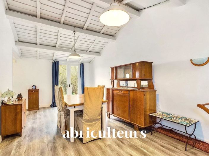 Image No.1-3 Bed House for sale