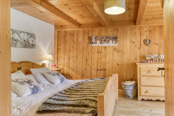 Image No.8-6 Bed House for sale