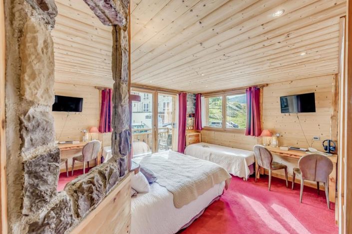 Image No.6-5 Bed House for sale