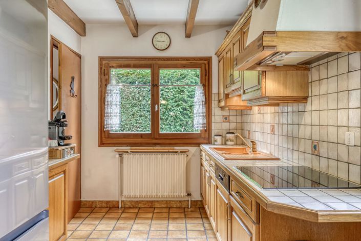 Image No.6-6 Bed House for sale