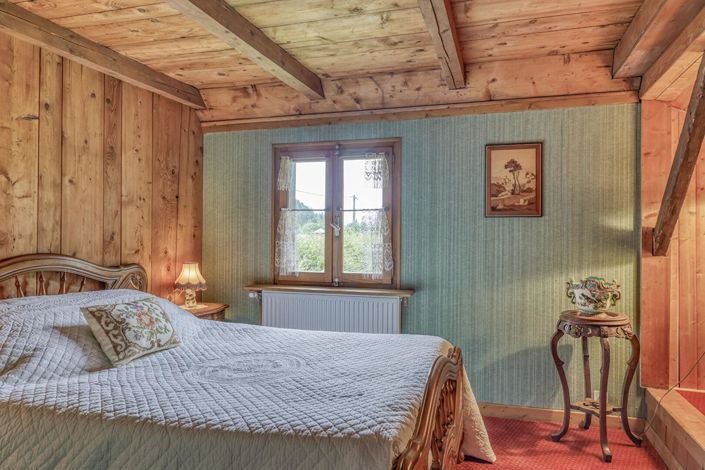 Image No.8-6 Bed House for sale