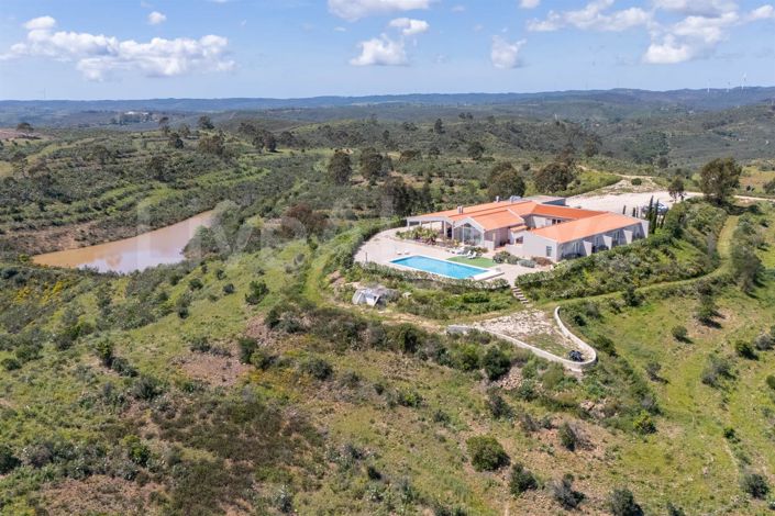 Image No.11-5 Bed House for sale