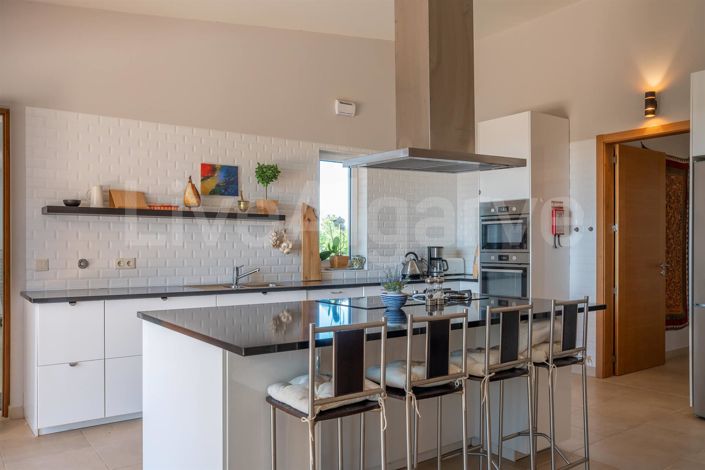 Image No.19-5 Bed House for sale