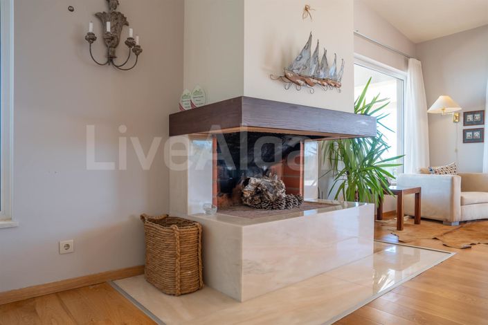 Image No.23-5 Bed House for sale