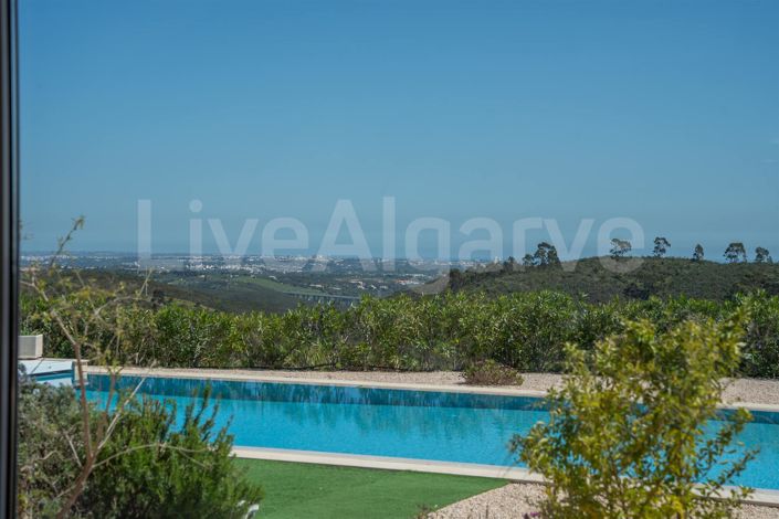 Image No.26-5 Bed House for sale