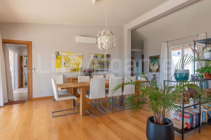 Image No.32-5 Bed House for sale