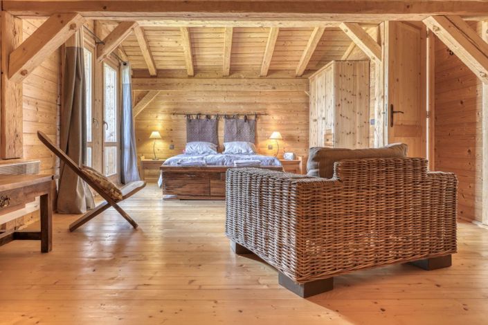 Image No.8-5 Bed House for sale