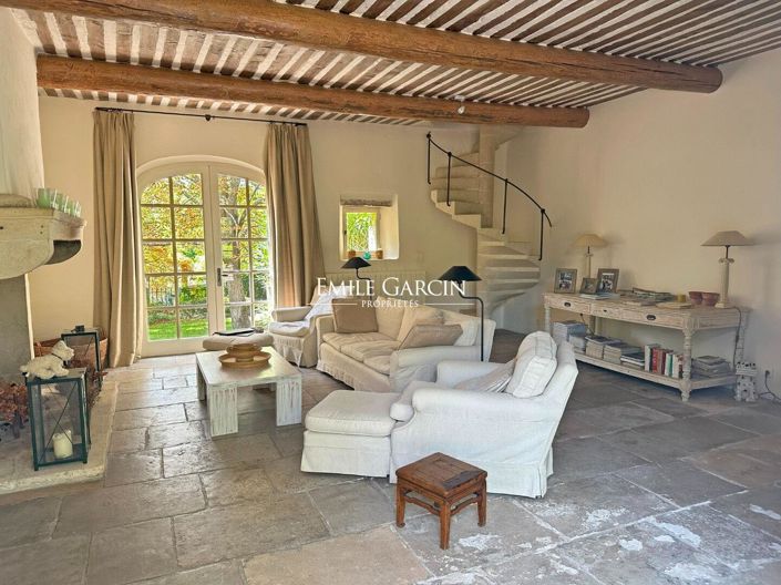 Image No.5-8 Bed House for sale