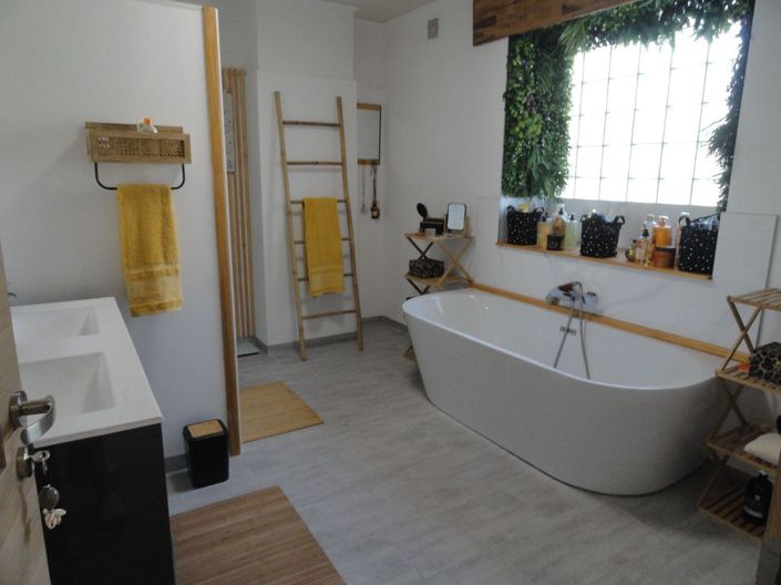 Image No.7-3 Bed House for sale