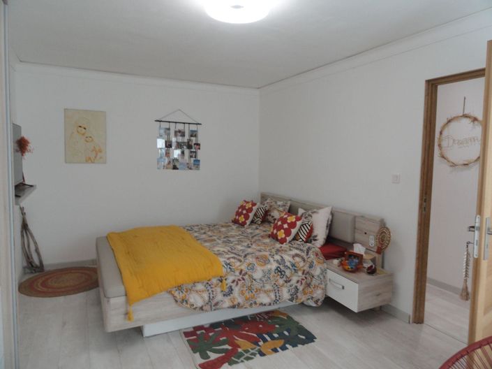 Image No.8-3 Bed House for sale