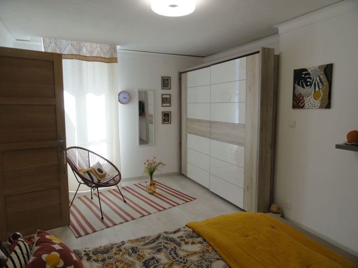 Image No.9-3 Bed House for sale